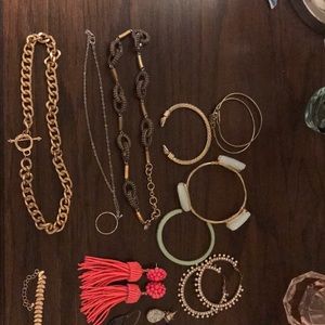 Lot of assorted jewelry